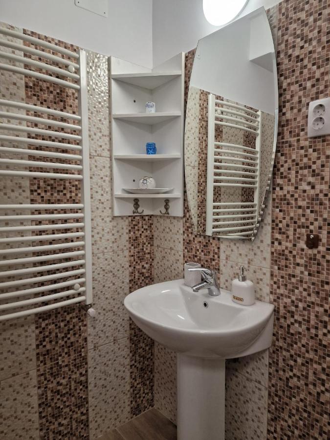 Laroka House Beautiful Apartment Universitate Center بوخارست المظهر الخارجي الصورة